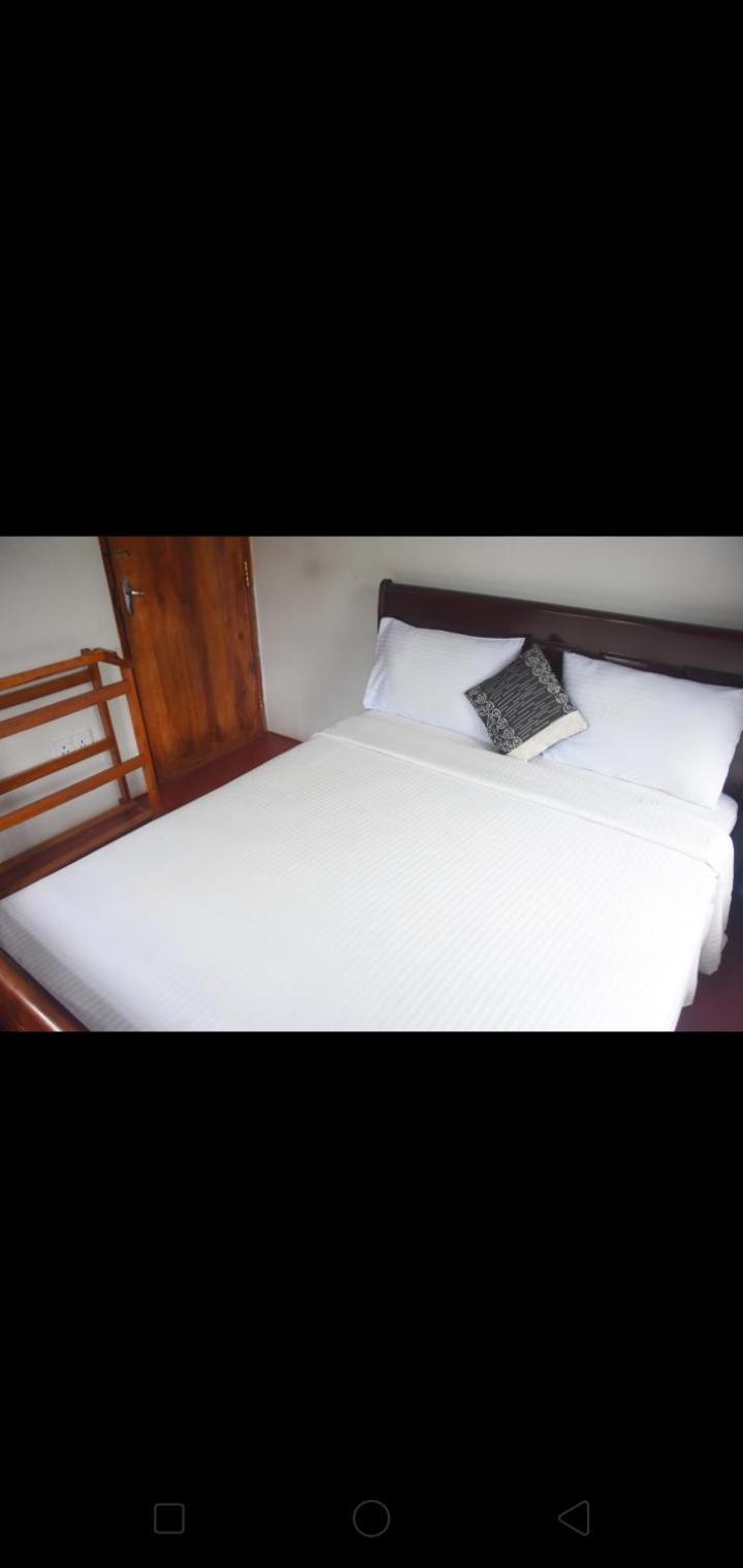 Bed and Breakfast The Train View à Nuwara Eliya Extérieur photo